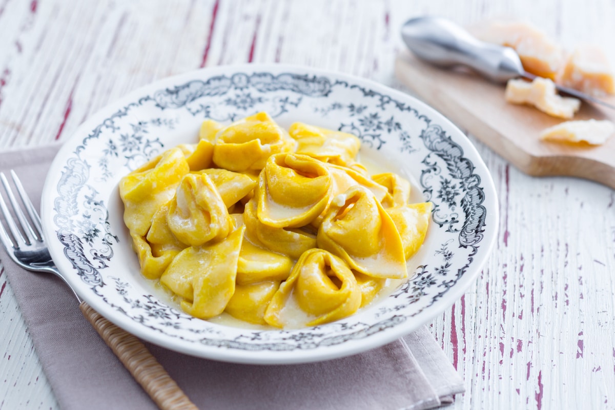 Cappellacci mit Kurkuma, Butter und Grana Padano