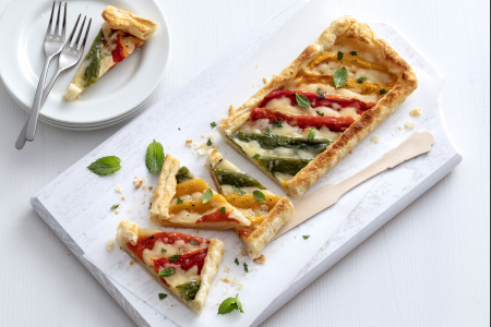 Herzhafter Kuchen mit Paprika und Käse