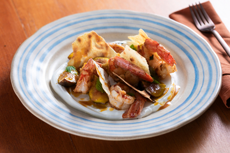 Gebratene Riesengarnelen mit Feigen und Minze