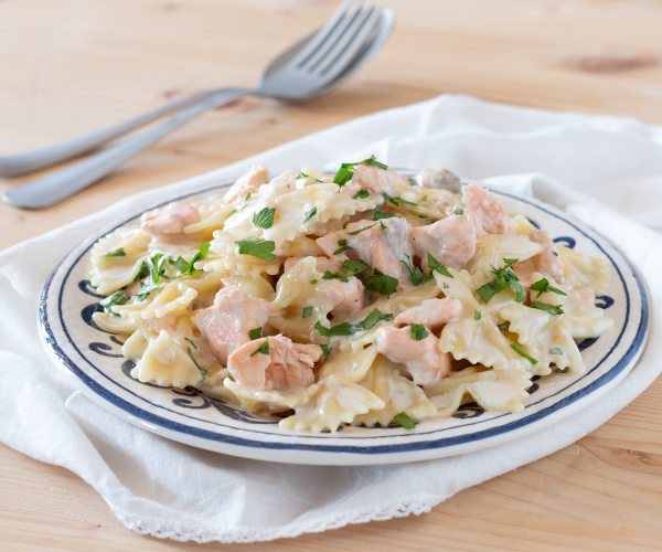 Farfalle mit frischem Lachs
