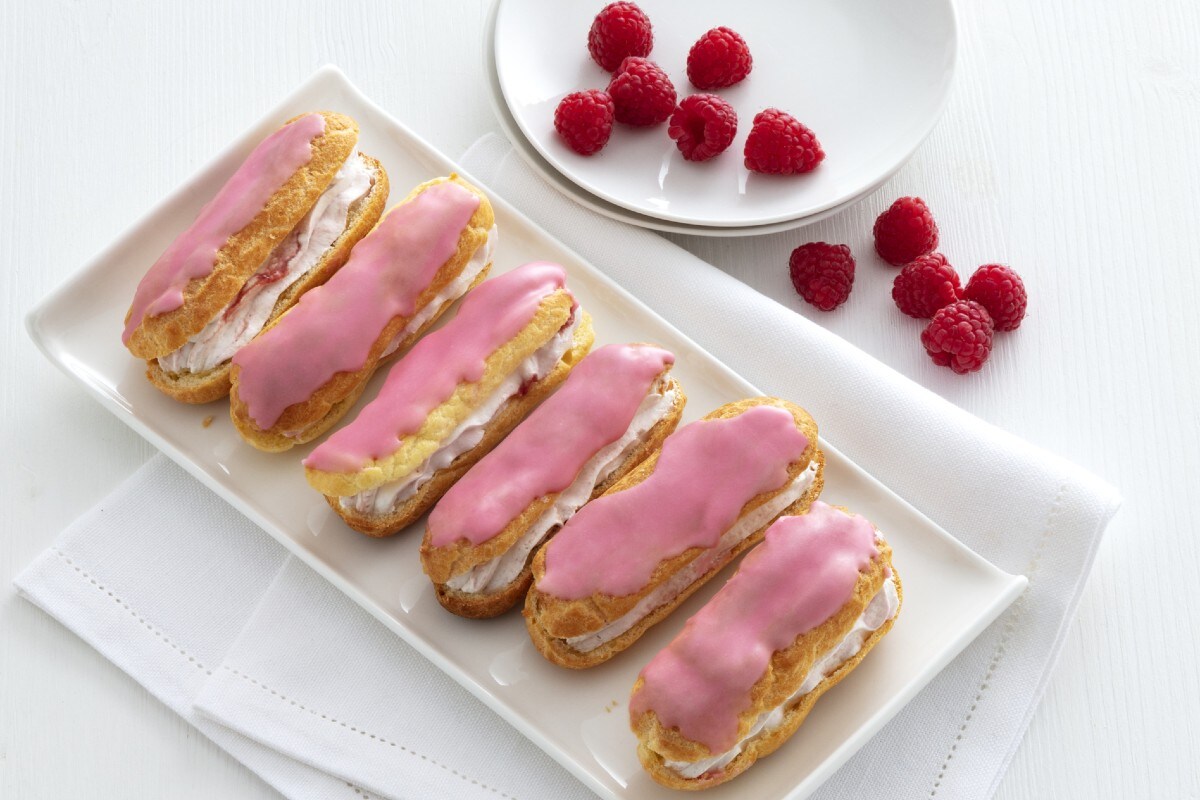 Eclair-Käsekuchen mit Himbeere