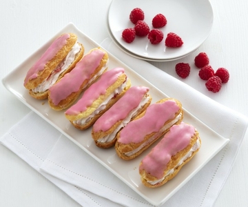 Eclair-Käsekuchen mit Himbeere