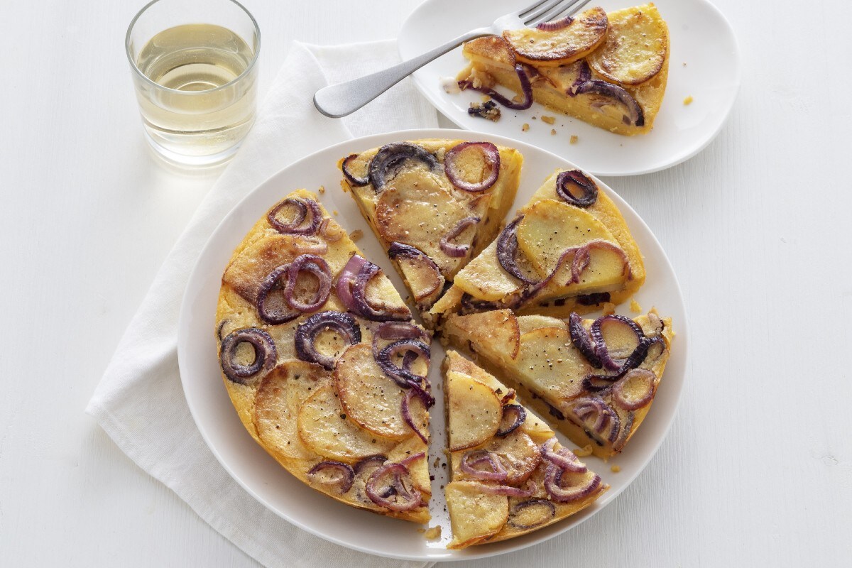 Falsches Omelett mit Kartoffeln und Zwiebeln