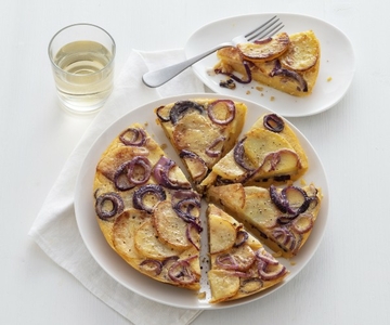 Falsches Omelett mit Kartoffeln und Zwiebeln