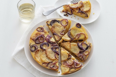 Falsches Omelett mit Kartoffeln und Zwiebeln