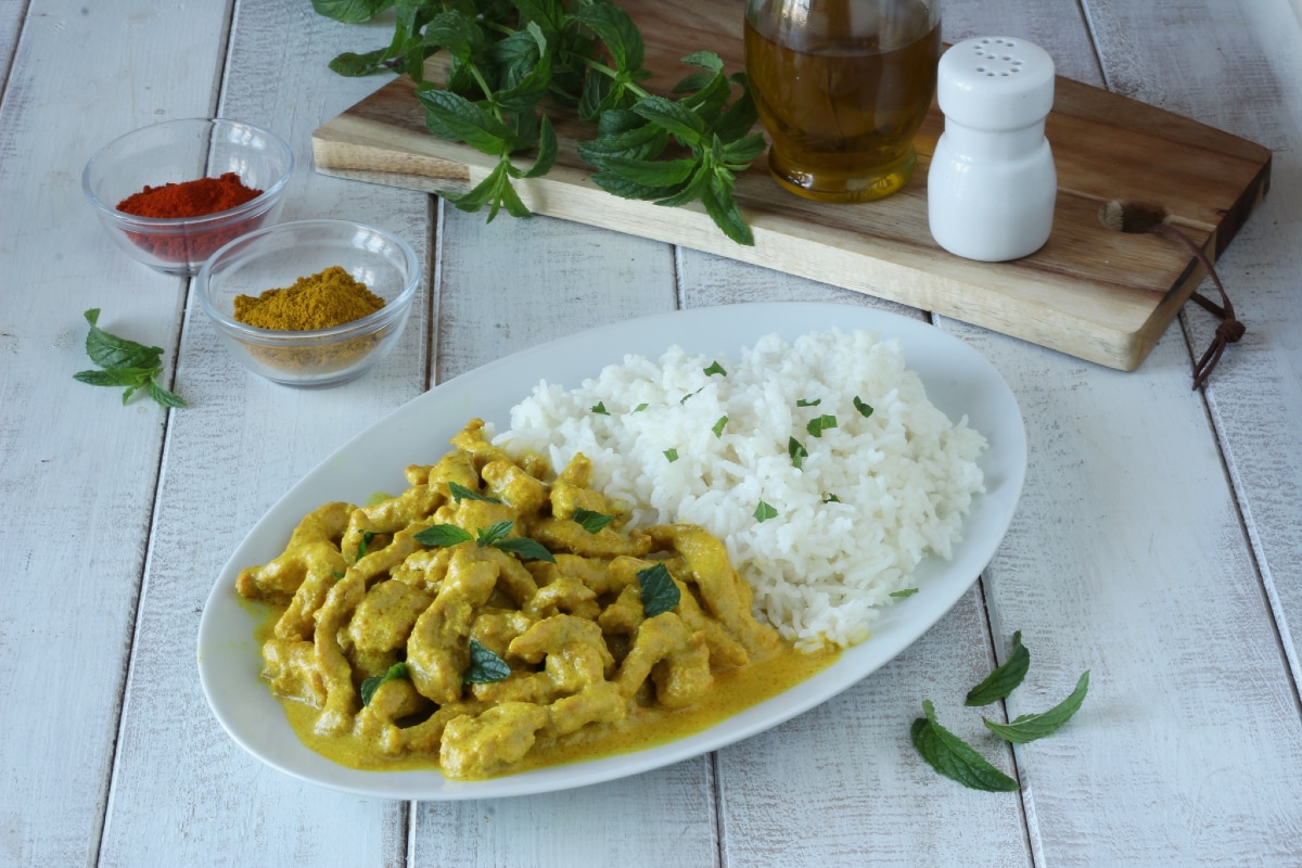 Hähnchenstreifen mit Curry