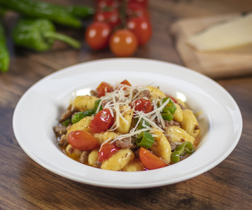 Gnocchi mit Paprikaschoten und Wurst