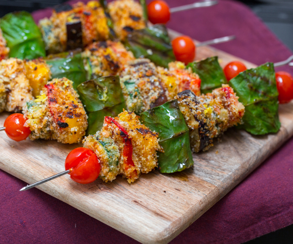 Scamorza-Spieße auf dem Grill