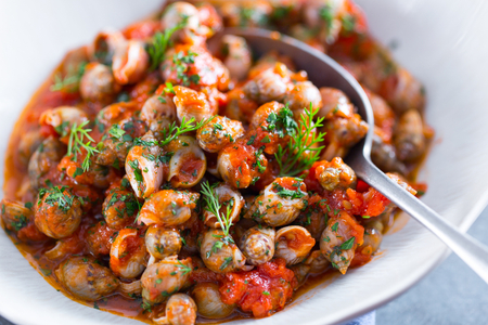 Meeresschnecken in Eintopf