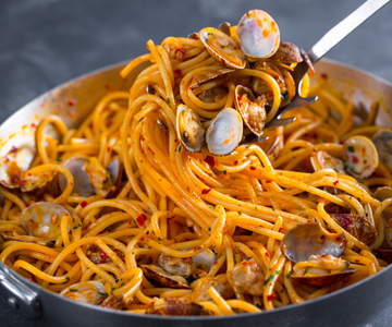 Spaghetti mit Venusmuscheln und 'nduja
