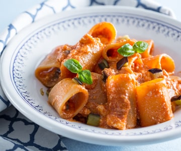 Paccheri mit Auberginen und Ricotta
