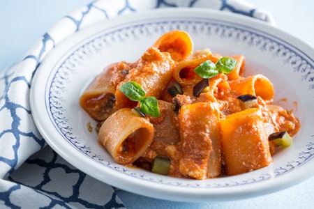 Paccheri mit Auberginen und Ricotta