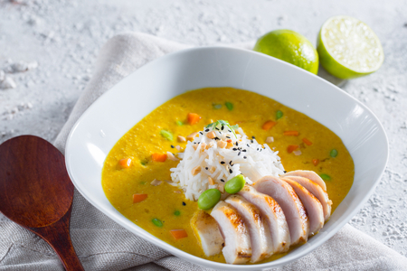 Hühnersuppe mit Basmati-Reis