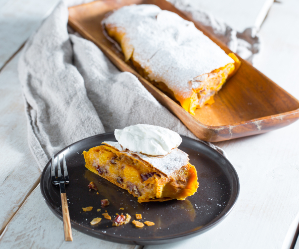 Sommerlicher Pfirsichstrudel