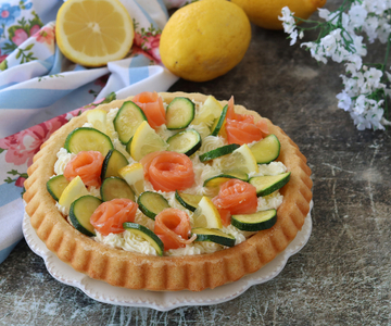 Weiche Torte mit Zucchini und Lachs