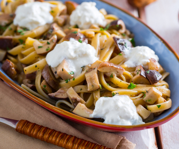 Fettuccine mit Pilzen und Burrata
