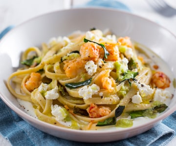 Pasta mit Robiolacreme, Garnelen und Zucchini