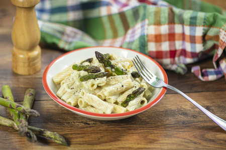 Pasta mit Ricotta und Spargel