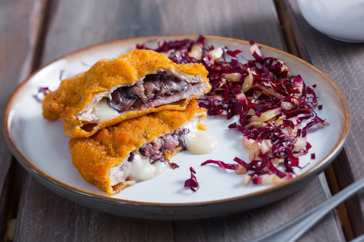 Cordon bleu mit Asiago DOP und Radicchio