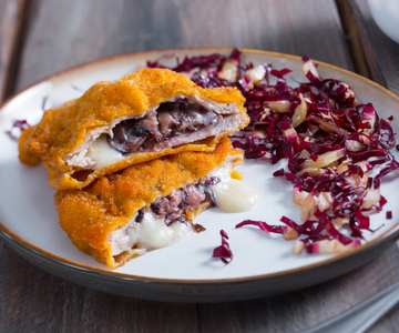 Cordon bleu mit Asiago DOP und Radicchio