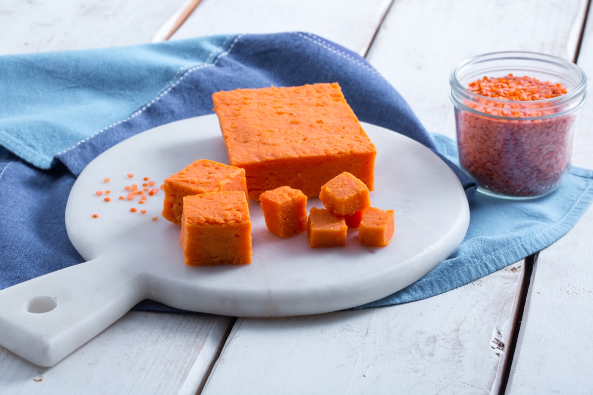 Linsen-Tofu aus roten Linsen