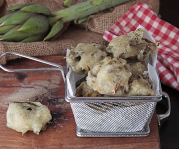 Zeppole mit Artischocken