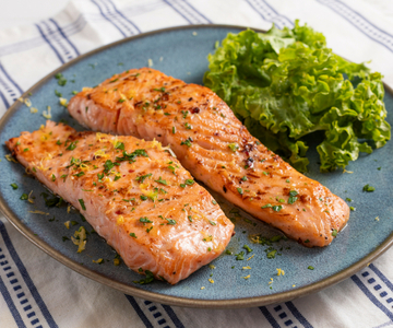 Lachsfilet in der Pfanne