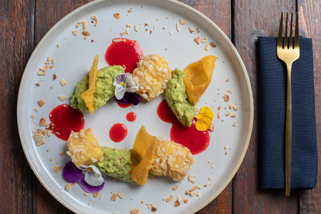 Gebratener Kabeljau mit Avocadocreme