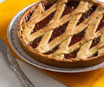 Pistazien- und Orangentarte mit Aprikosenkonfitüre