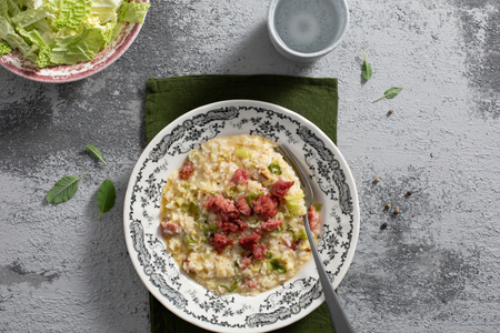 Wirsing-Risotto mit Wurst