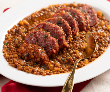 Kochwurst und Linsen in Sauce