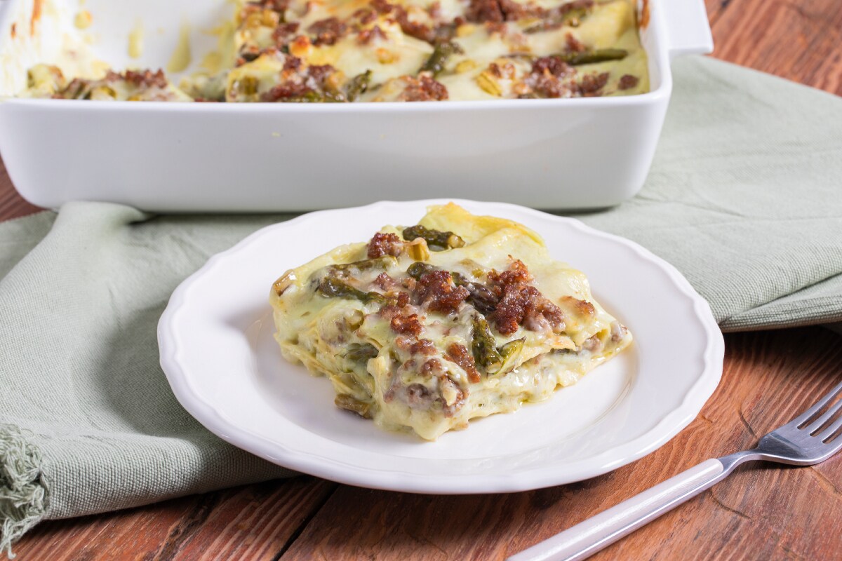 Lasagne mit Spargel und Wurst