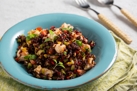 Venere Reissalat mit Gemüse und Garnelen