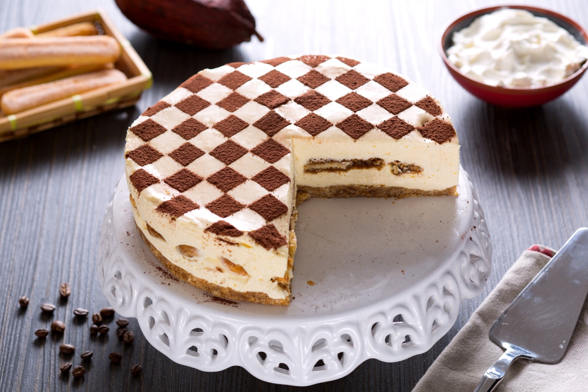 Tiramisu-Cheesecake mit Löffelbiskuits