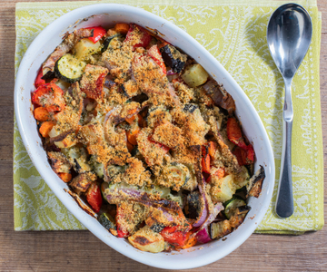 Im Ofen gratiniertes Gemüse in der Mikrowelle