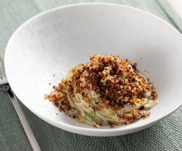 Linguine mit Lupinen und knusprigen Paprikaschoten