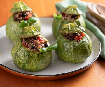 Gefüllte runde Zucchini