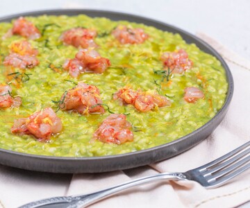 Risotto mit Zucchinicreme und rohen Garnelen