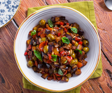 Auberginen-Caponata mit Kakaosoße