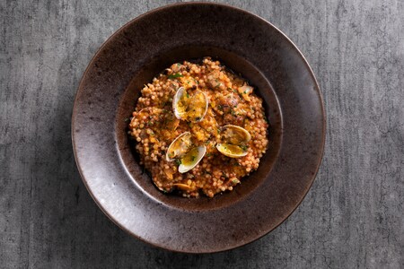 Fregola mit Venusmuscheln und Bottarga