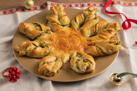 Weihnachtsherzhafter Kuchen