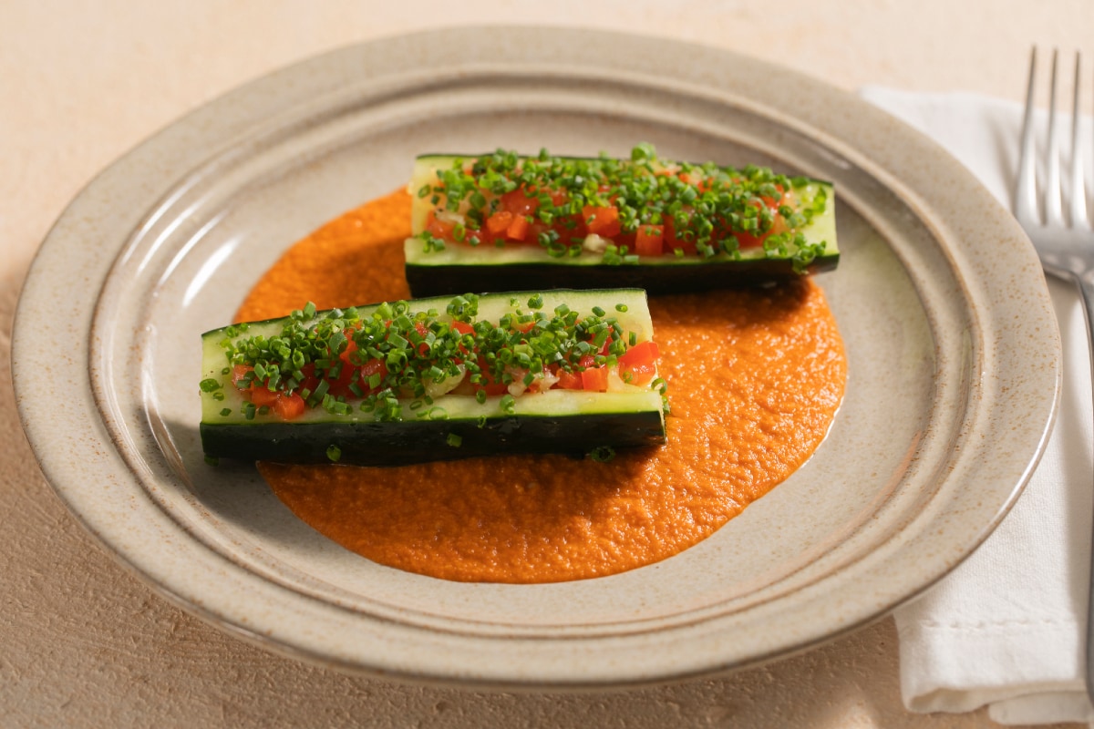 Gefüllte marinierte Gurken