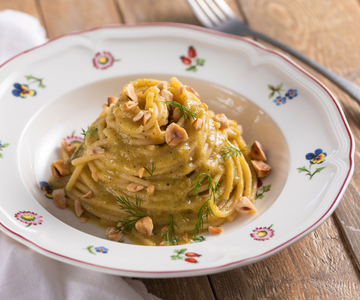 Pasta mit Cremeporree, Haselnüsse und Fenchel