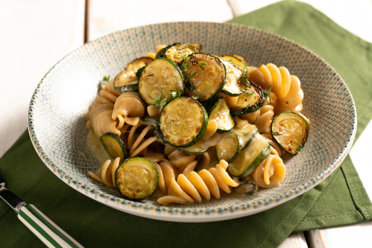 Pasta mit Zucchini und Stracchino