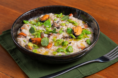 Risotto mit Miesmuscheln, Ackerbohnen und Pecorino