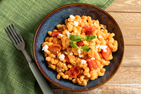 Pasta mit Ricotta und Kirschtomaten