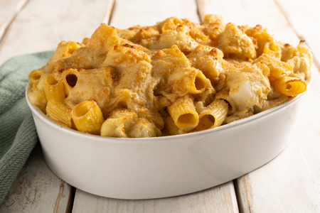 Vegane Ofennudeln mit Blumenkohl