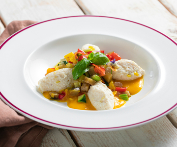 Ricotta-Gnudi mit Gemüseragout