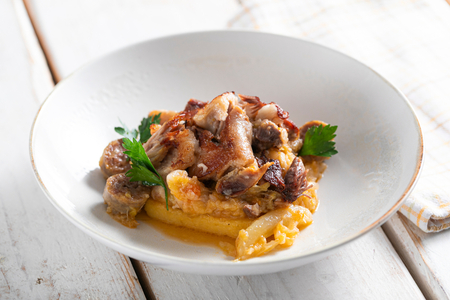 Überarbeitete Cassoeula mit Polenta