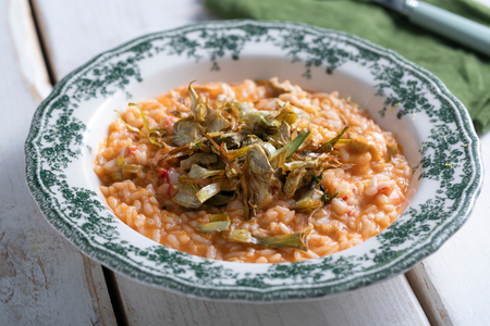 Risotto mit Garnelen, schnelle Bisque und frittierten Artischocken